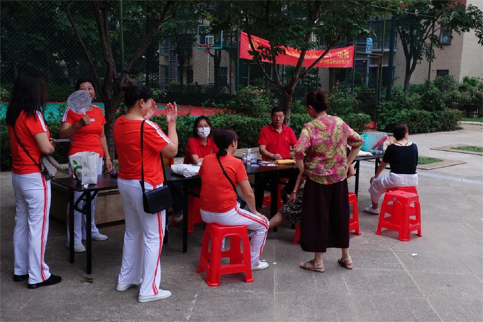 福晟物業(yè)邀請(qǐng)中醫(yī)堂專家為業(yè)主提供“關(guān)愛(ài)滿滿”，愛(ài)心義診”便民服務(wù)